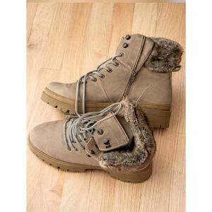 Hiking Boots, Winter, Women’s Size 9 Faux Fur Lace Up Ankle Boots Taupe Side Zip